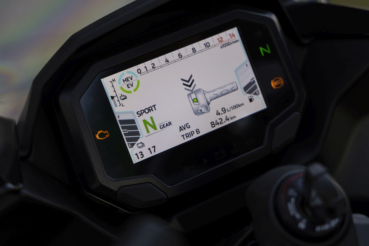 Kawasaki Ninja 7 Hybrid: buona la prima